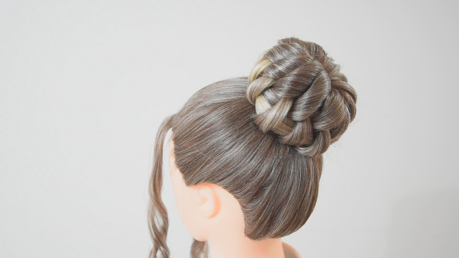capelli con chignon